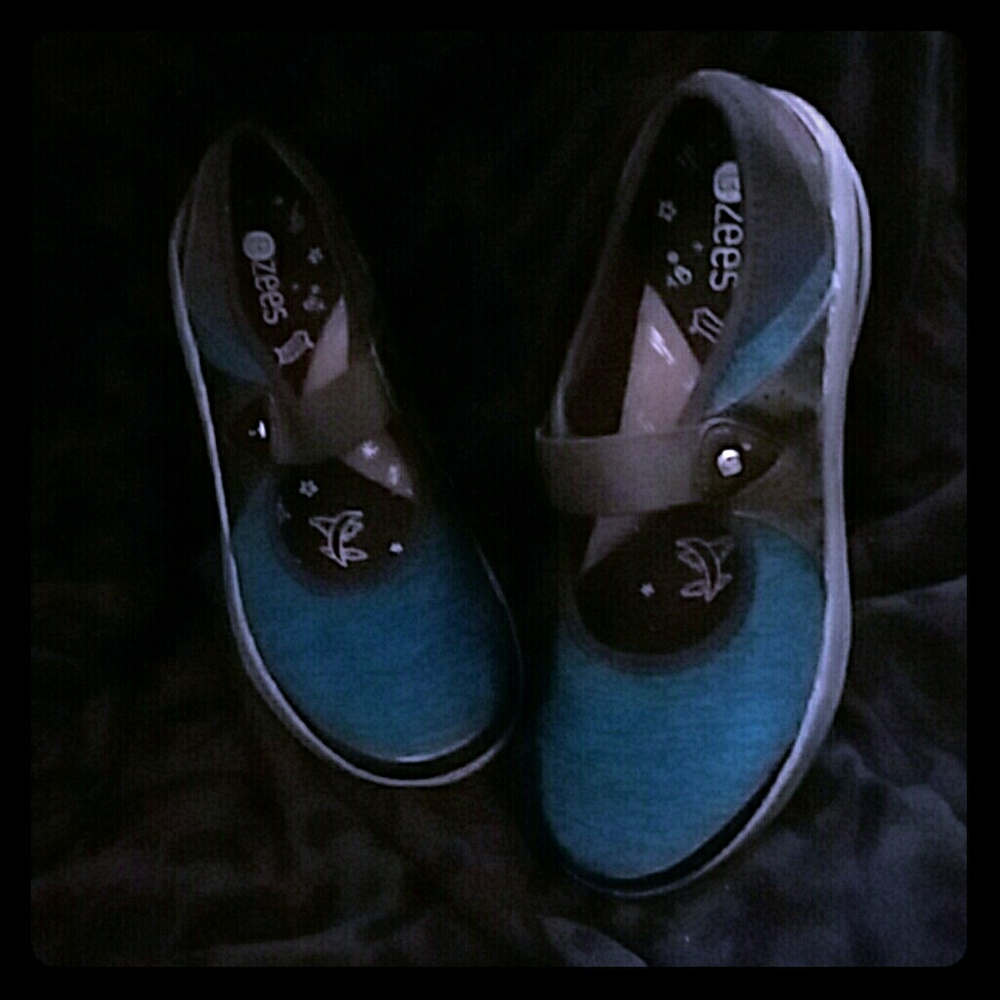 Womens Bzees Shoes